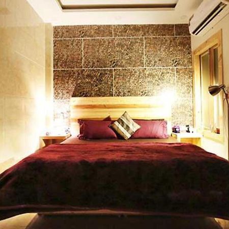 Divine Studios Rajouri Garden Neu-Delhi Exterior foto