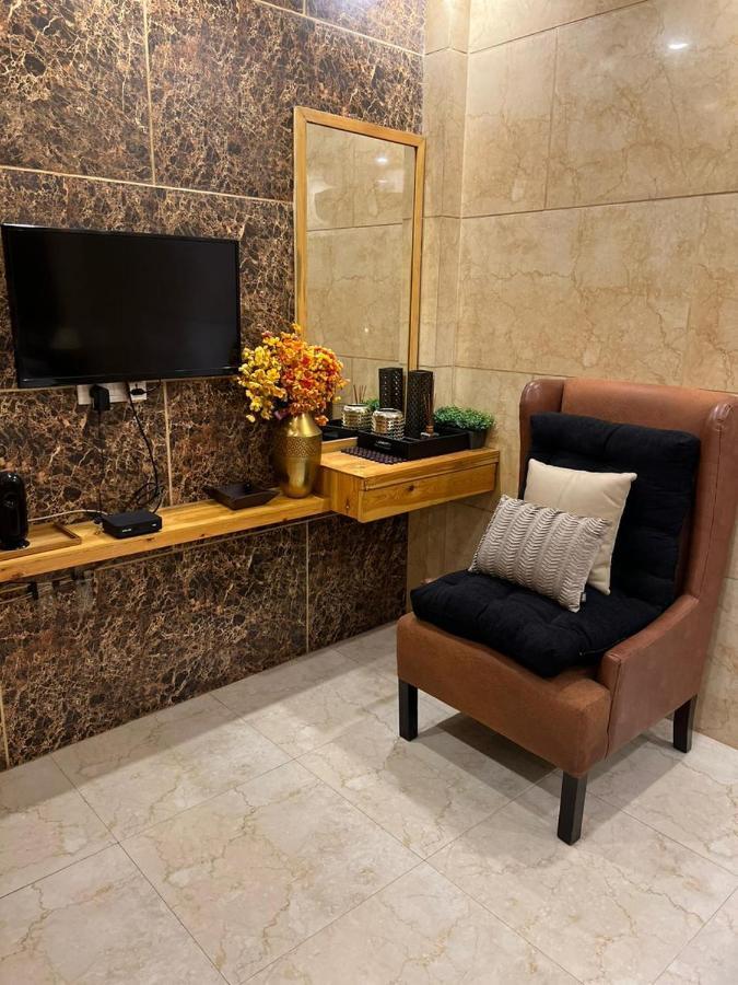 Divine Studios Rajouri Garden Neu-Delhi Exterior foto