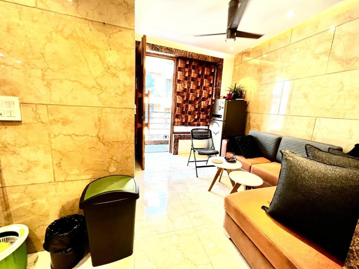 Divine Studios Rajouri Garden Neu-Delhi Exterior foto